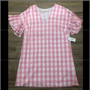 Pink gingham shift dress!
